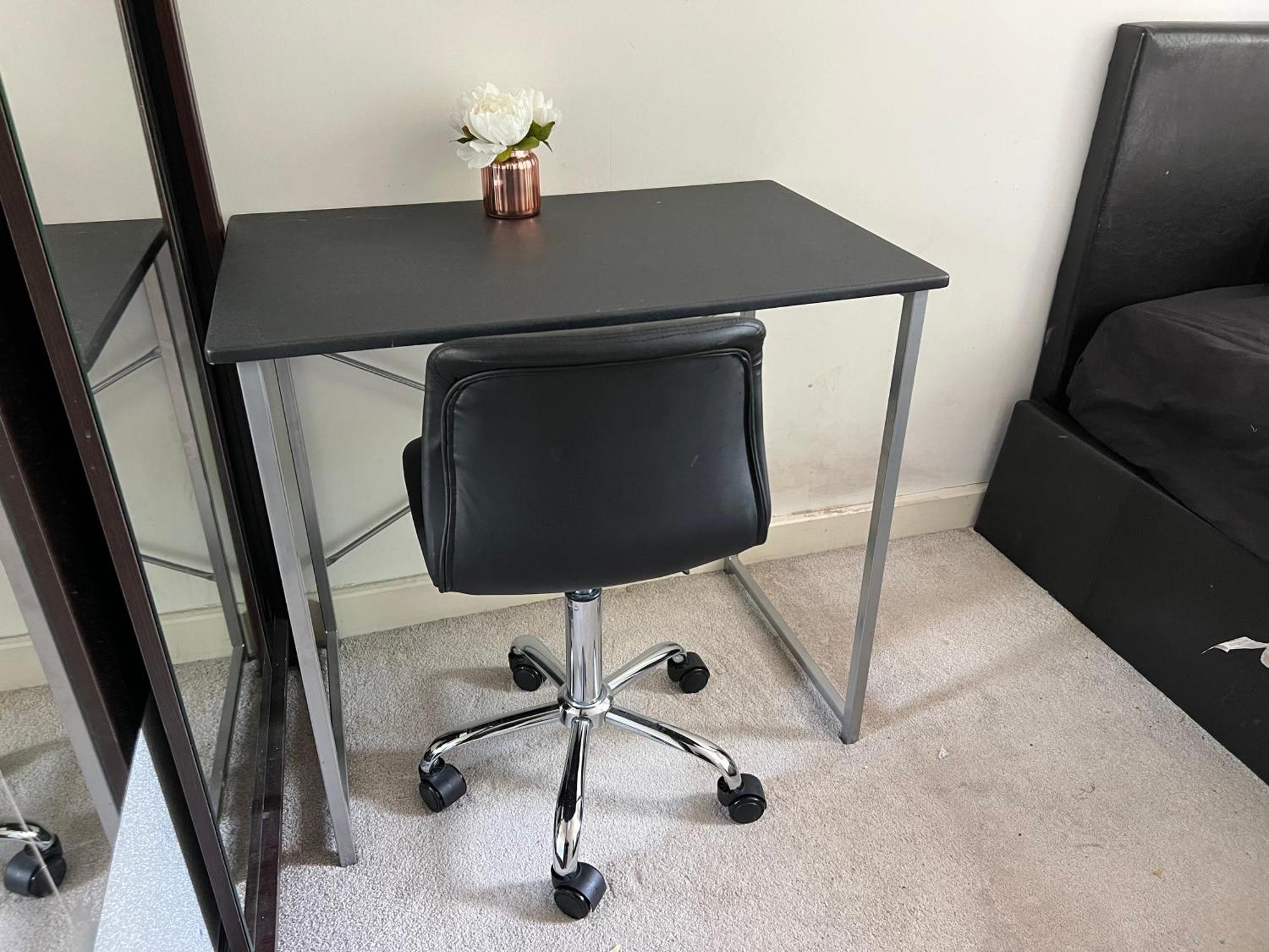 London Holiday Home Newly Refurbished - Entire 4 Bedroom Private House With Kitchen, Living Room & Private Garden - 1 Cape House London, Within 30 Mins From Central London, London Bridge & Canary Wharf Exteriér fotografie